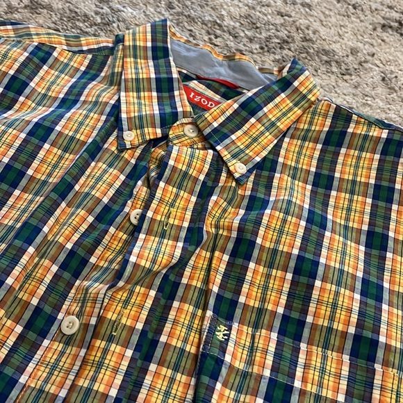 IZOD Button Down - Picture 2 of 6